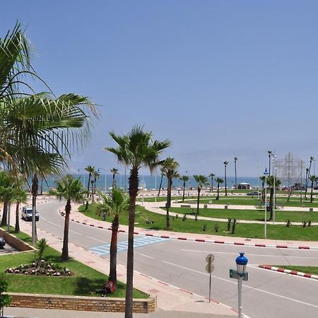 Seafront High Standard Apartment 마르틸 외부 사진