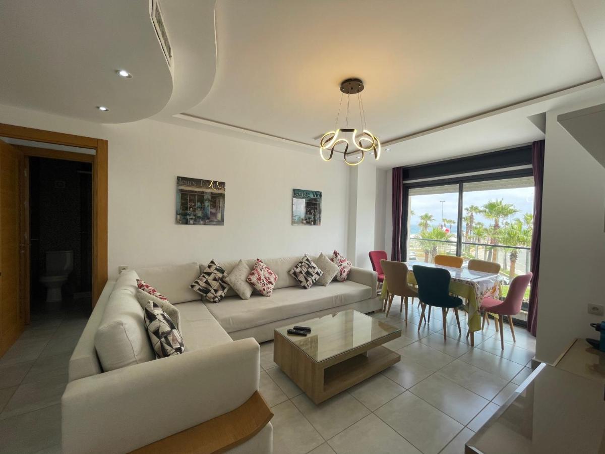 Seafront High Standard Apartment 마르틸 외부 사진