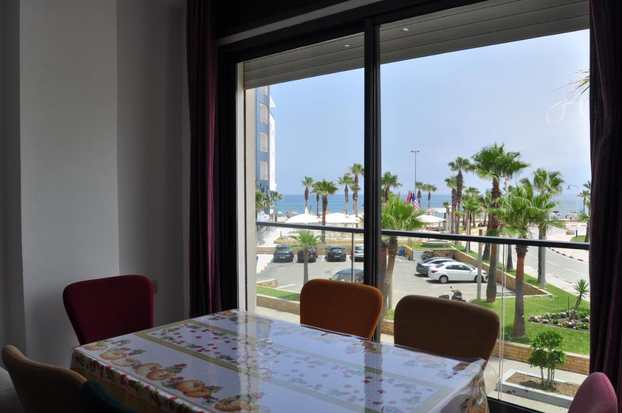 Seafront High Standard Apartment 마르틸 외부 사진