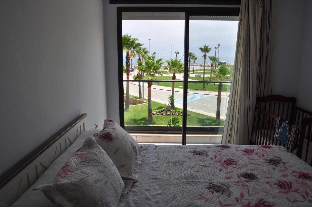 Seafront High Standard Apartment 마르틸 외부 사진