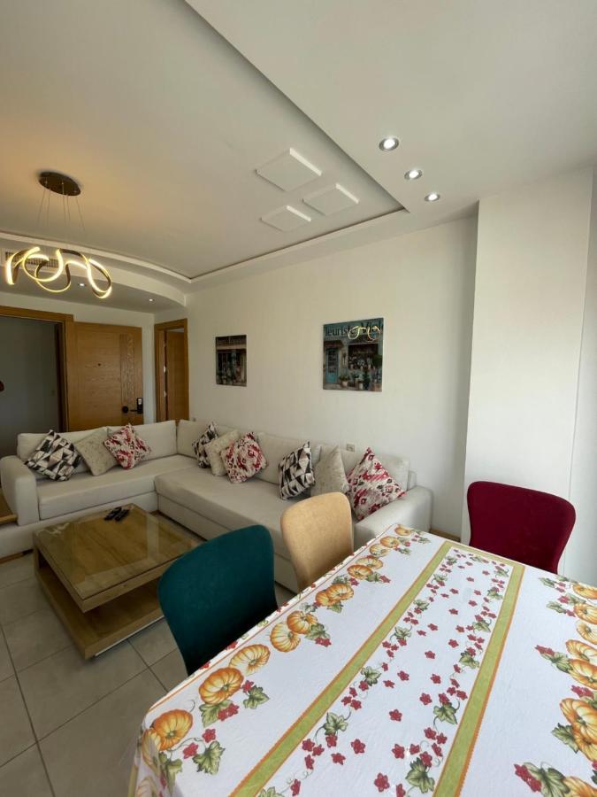 Seafront High Standard Apartment 마르틸 외부 사진