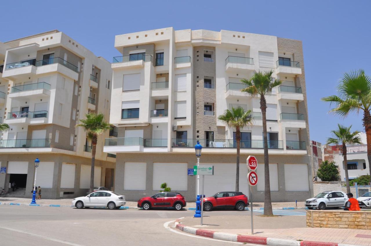 Seafront High Standard Apartment 마르틸 외부 사진