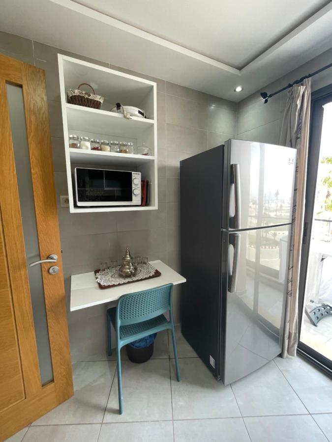 Seafront High Standard Apartment 마르틸 외부 사진